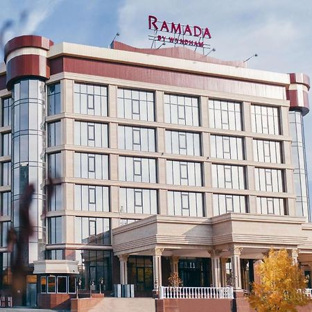 Готель Ramada By Wyndham Шимкент Екстер'єр фото