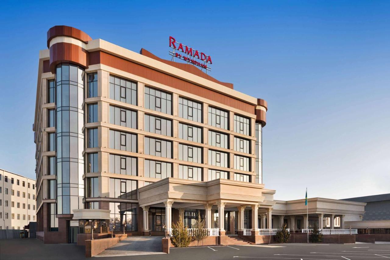 Готель Ramada By Wyndham Шимкент Екстер'єр фото